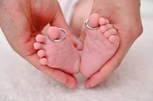 北流孕妇两个月肚子疼